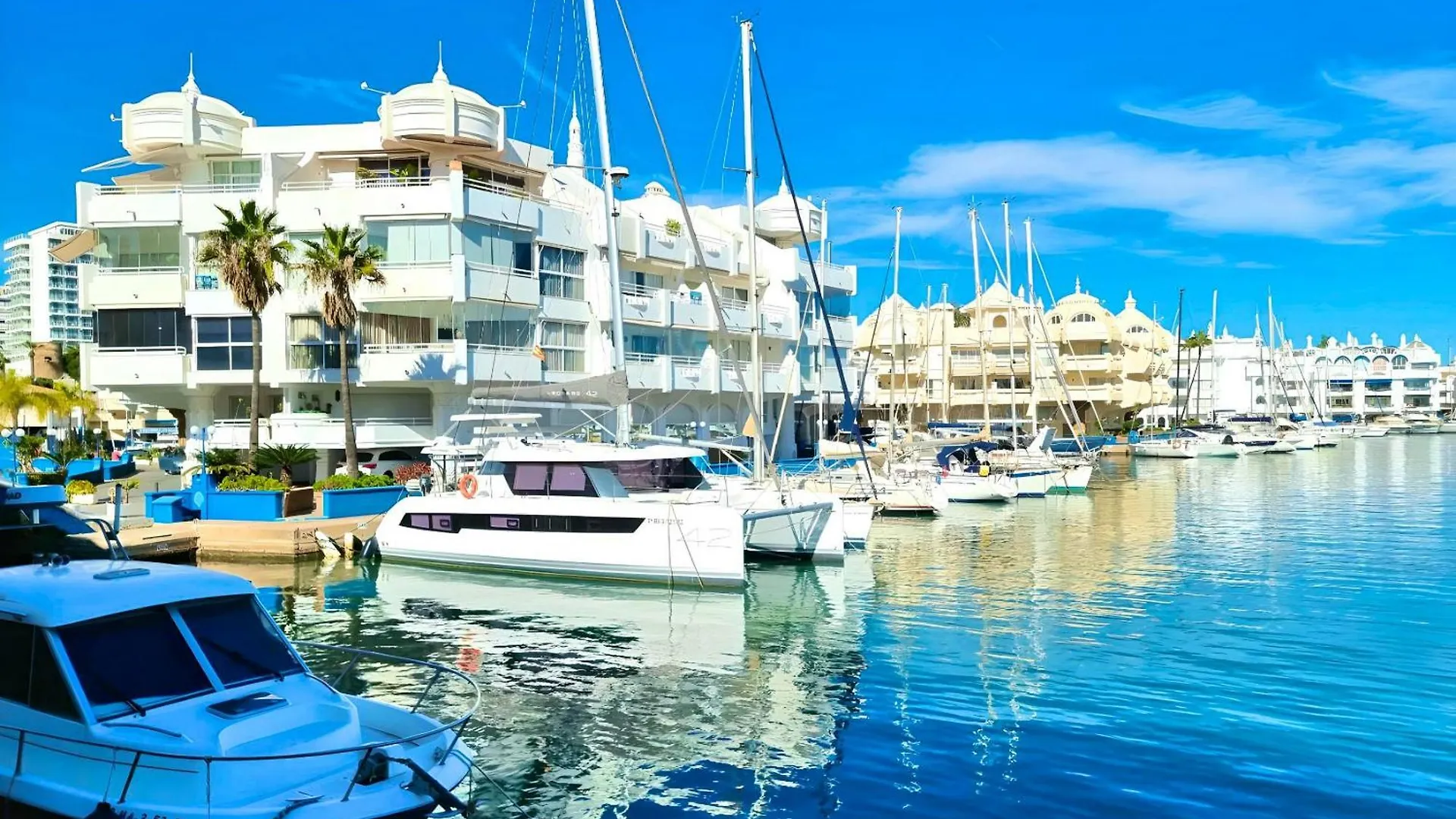Apartamento Pleasant Studio With Sea View In Benalmadena 30 M² Pool