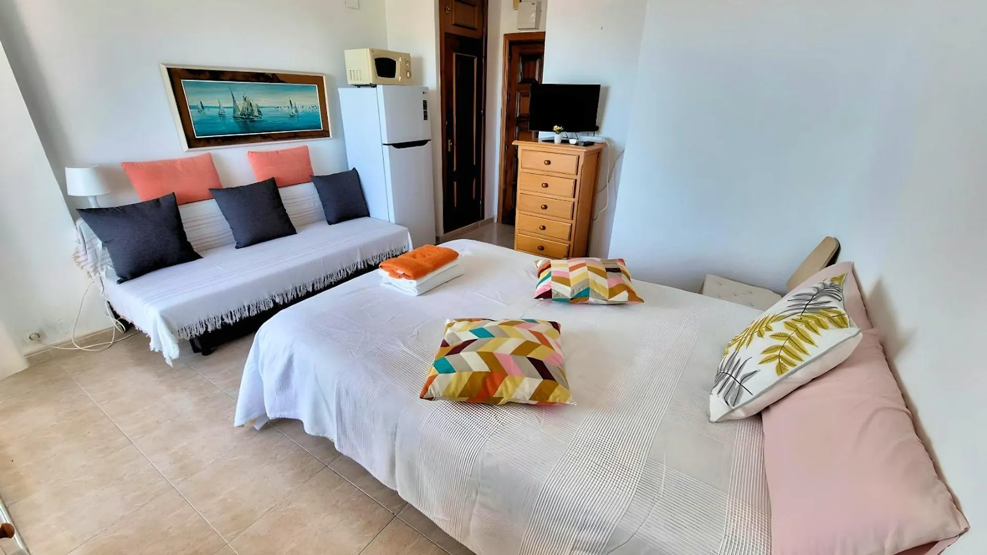 Apartamento Pleasant Studio With Sea View In Benalmadena 30 M² Pool